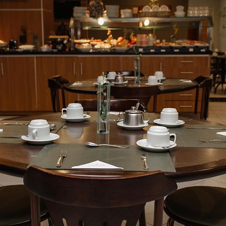 Bristol Centro Civico Curitiba Hotel Bagian luar foto