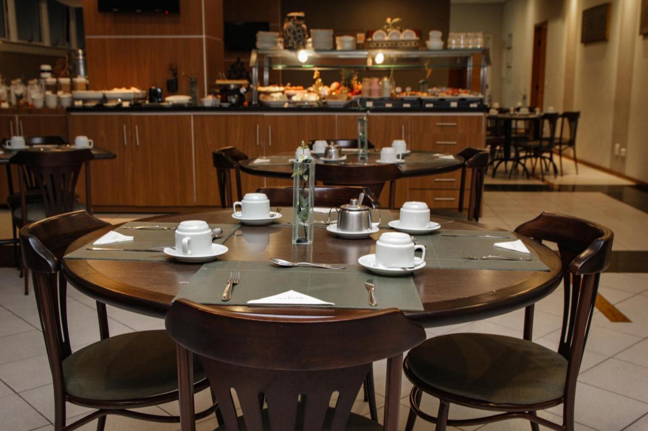 Bristol Centro Civico Curitiba Hotel Bagian luar foto