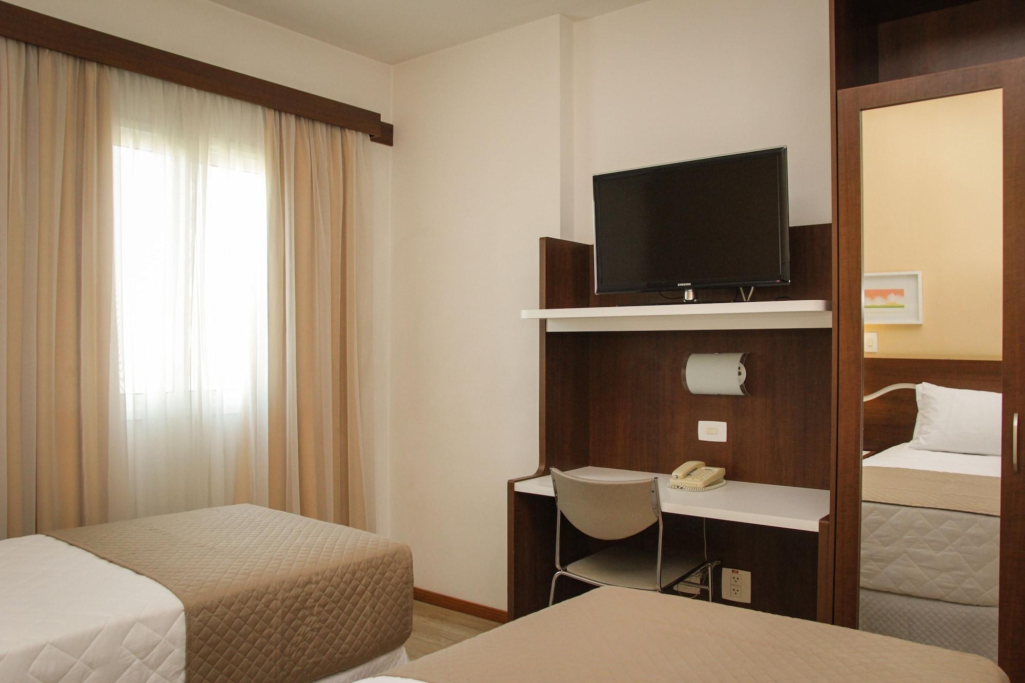 Bristol Centro Civico Curitiba Hotel Bagian luar foto