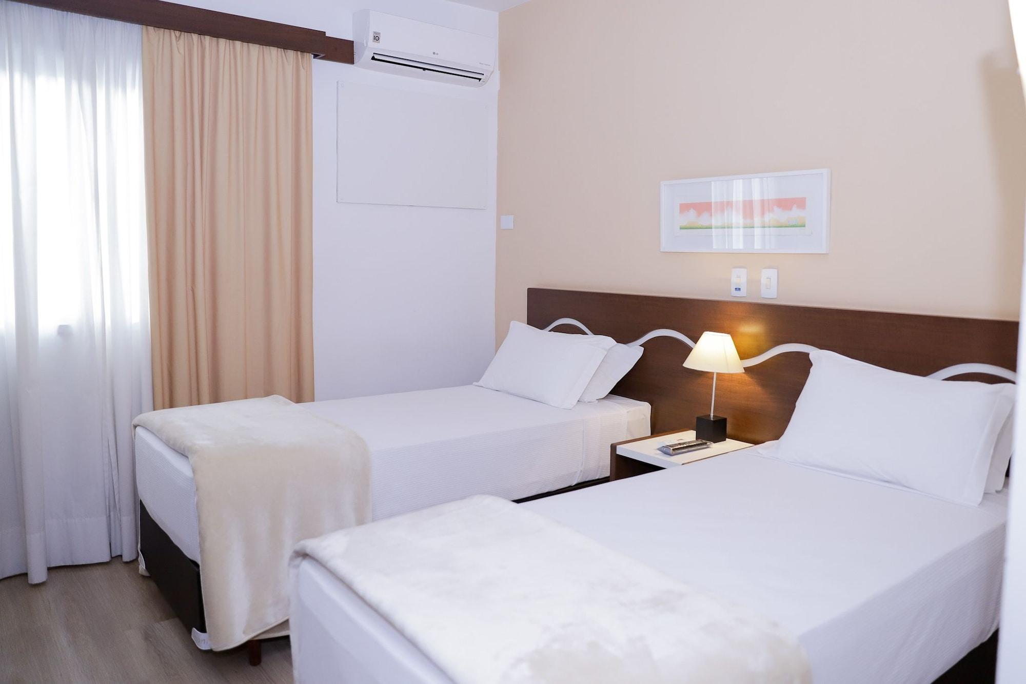 Bristol Centro Civico Curitiba Hotel Bagian luar foto