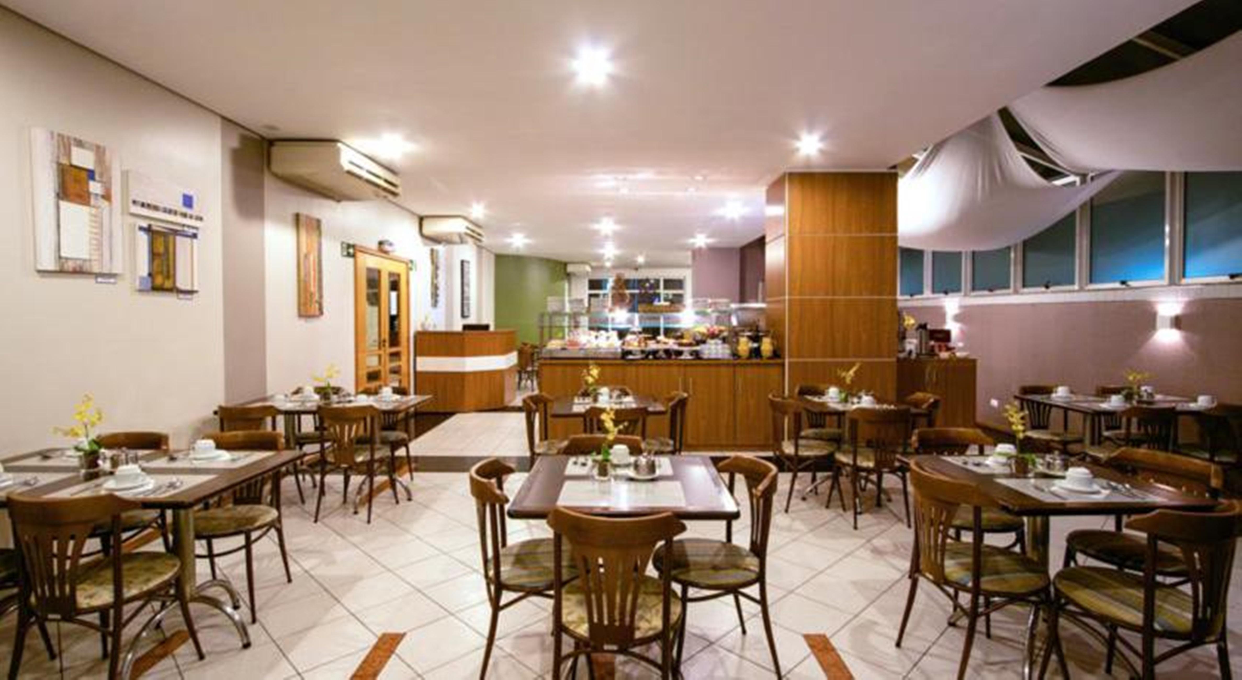 Bristol Centro Civico Curitiba Hotel Bagian luar foto