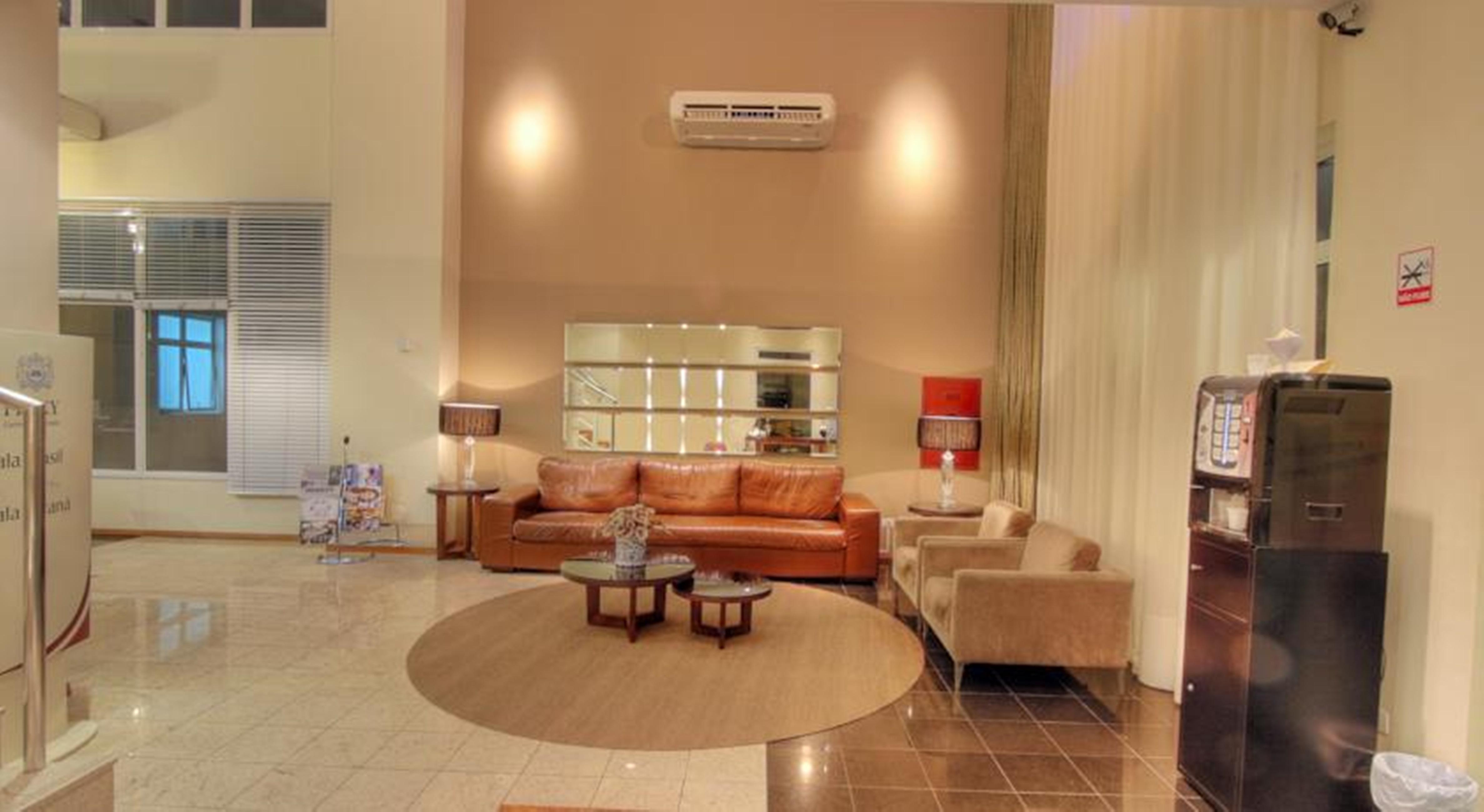 Bristol Centro Civico Curitiba Hotel Bagian luar foto