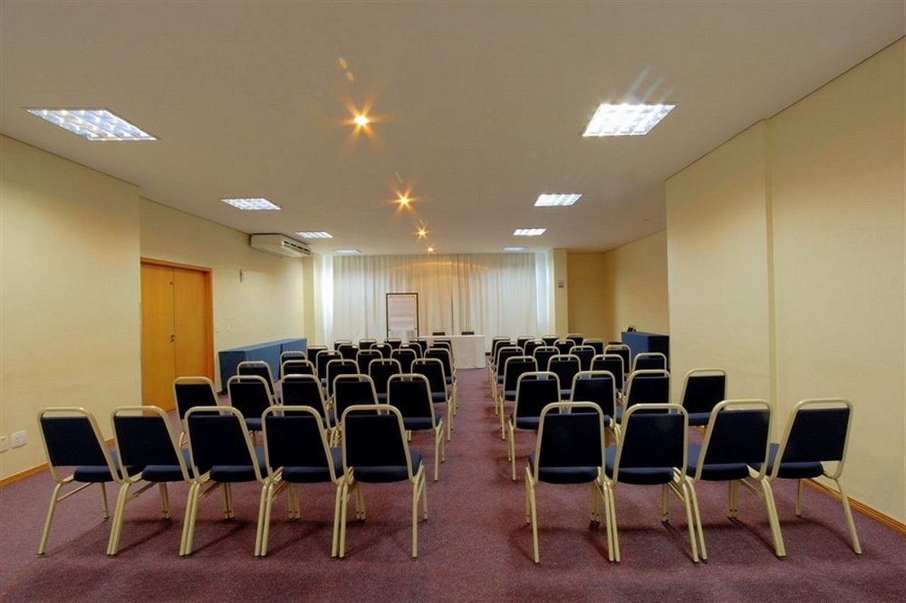 Bristol Centro Civico Curitiba Hotel Bagian luar foto
